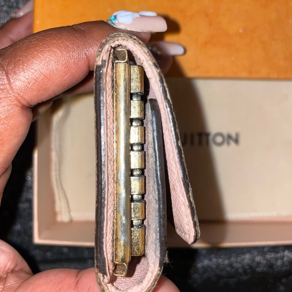 LOUIS VUITTON 6 Ring Key Holder - Picture 3 of 13